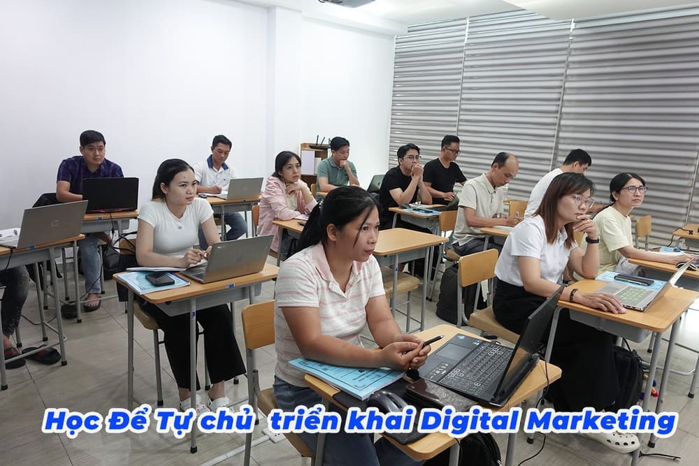 hoc-de-tu-chu-digital-marketing